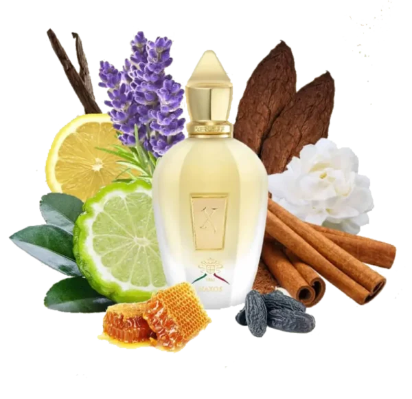 Flakon perfum Xerjoff Naxos, w odcieniu mlecznej bieli, z subtelnymi nutami złota na korku i centralnym logo X, symbolizującymi włoskie pochodzenie.